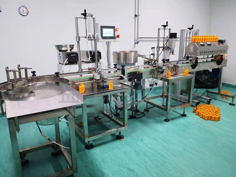塑料瓶灌裝旋蓋聯(lián)動線