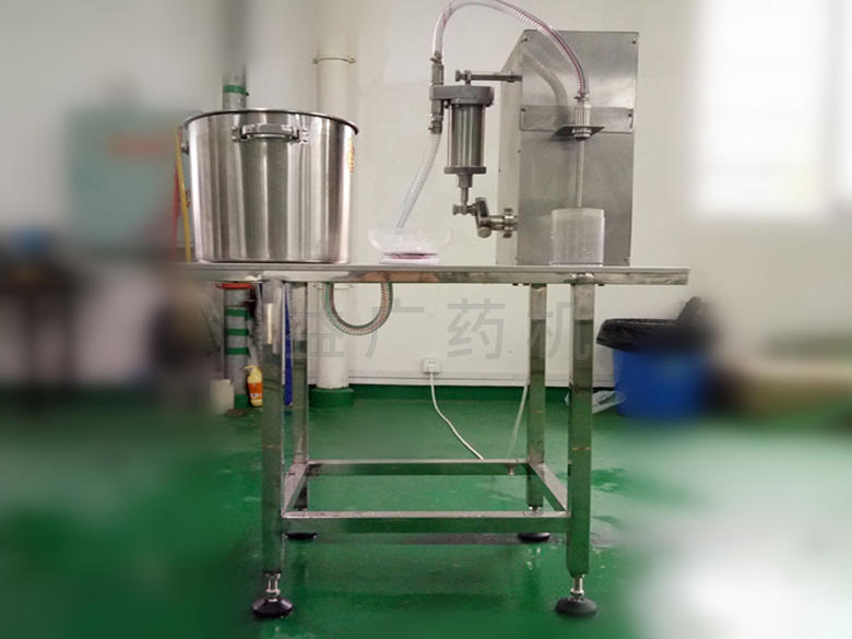 500ml液體定量灌裝機(jī)